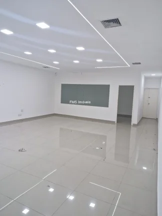 Imagem Loja comercial ampla em Pinheiros, São Paulo-SP: 6 banheiros, 15 vagas, 974m² de área! Venha conferir!
