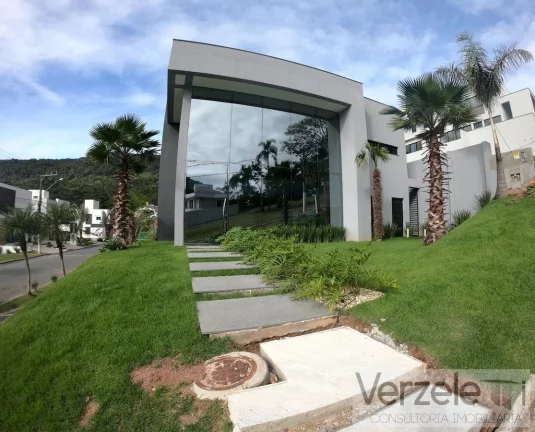 Imagem Casa em Condomínio para Venda em Balneário Camboriú / SC no bairro Barra