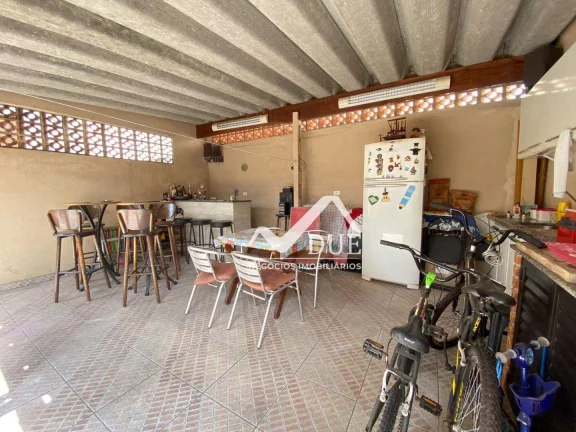 Imagem Casa com 5 dormitórios à venda por R$ 1.500.000 - Marapé - Santos/SP