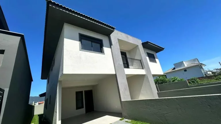 Imagem Casa com 3 dormitórios sendo 1 suíte e 1 vaga de garagem - Campeche, Florianópolis/SC