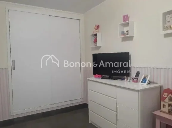 Imagem Casa incrível com acabamento de alta qualidade, situada em uma localização privilegiada. Conta co...