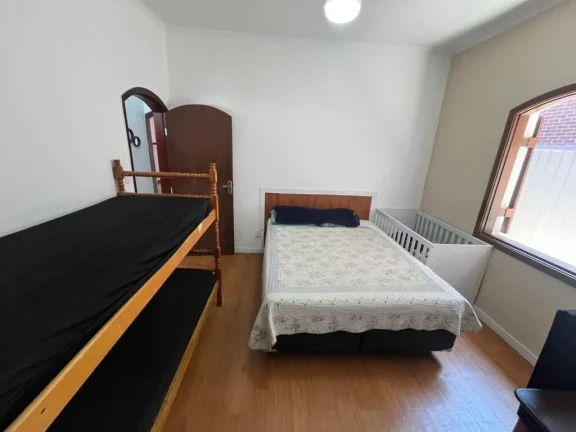 Imagem Maravilhosa Casa Isolada com Piscina na Guilhermina, Praia Grande