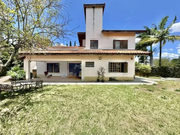 Imagem Cond Vila Velha - Casa 80% TÉRREA, 3 suítes! Lote 1.546m² plano!