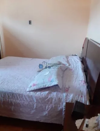 Imagem CASA COM 04 QUARTOS, 03 VAGAS, RUA PLANA NA SERRA