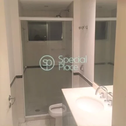 Imagem Apartamento com 180m² a venda no Itaim Bibi com ambientes amplos e claros. Living para dois ambient...