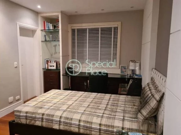 Imagem Ótimo apartamento em Higienópolis com 312m² de área privativa, 4 suítes e 4 vagas na garagem. E...
