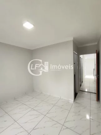 Imagem Casa à venda em Campo Grande-MS, no bairro Jardim Noroeste. Com 2 quartos, 1 suíte, sala, 2 vagas de garagem e 66,00 m² de área. Aproveite!
