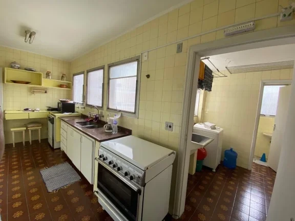 Imagem Apartamento Perdizes - 143M², 3 Dorms, 1 Suíte, Sala para 2 Ambientes, 2 Vagas Independentes, Varanda, Armários, Banheira.