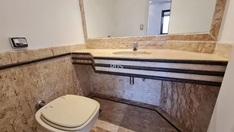 Imagem Lindo apartamento à venda, 150m², com 3 dormitórios, sendo 2 suítes, 3 vagas e depósito privativo.