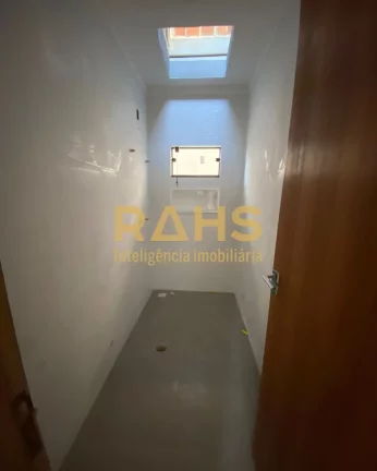 Imagem Ótimo sobrado geminado de ponta, ao lado do geminado de esquina em fase final de acabamentos, local...