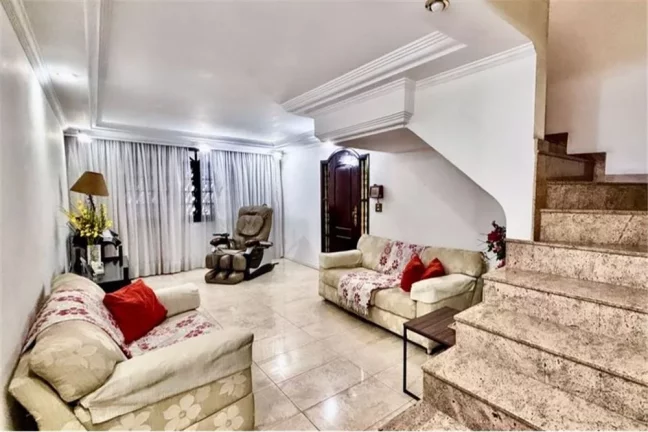 Imagem Sobrado Sustentável: Residência Aconchegante com Energia Renovável, Espaço Gourmet, Suítes Luxuosas e Memórias Inesquecíveis em 150m²
