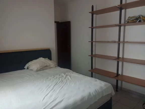 Imagem Casa, 3 dormitorios sendo 2 suites, sala e cozinha em espaço integrado, cozinha com movéis planejados, espaço gourmet com churrasqueira, 70 metros da praia. Orla da Praia com coclivia playground e monitoramento. Agende sua visita! WhatssApp (13) 99154-395