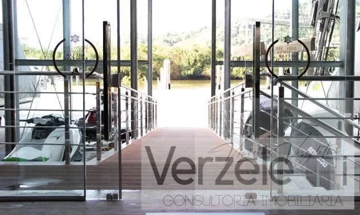 Imagem Apartamento 4 ou + dormitórios para Venda em Balneário Camboriú / SC no bairro Centro