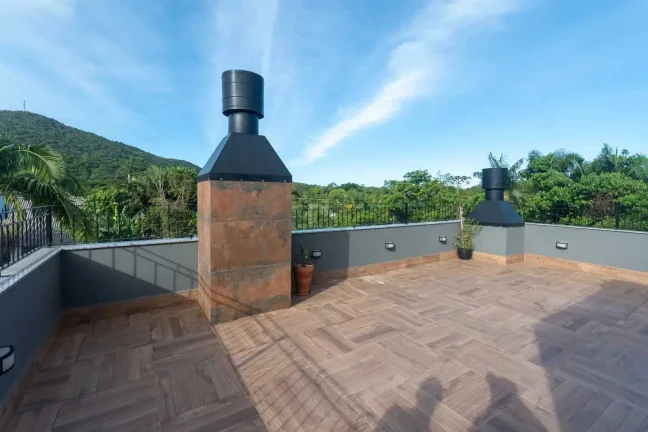 Imagem Apartamento com 3 dormitórios sendo 2 suítes e 2 vagas de garagem em Balneário Camboriú/SC