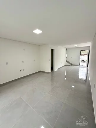Imagem Casa Geminada nos Ingleses com 3 dormitórios, sendo 1 suíte