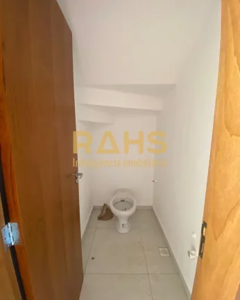 Imagem Ótimo sobrado geminado de meio em fase final de acabamentos, localizado no bairro Aventureiro em Jo...