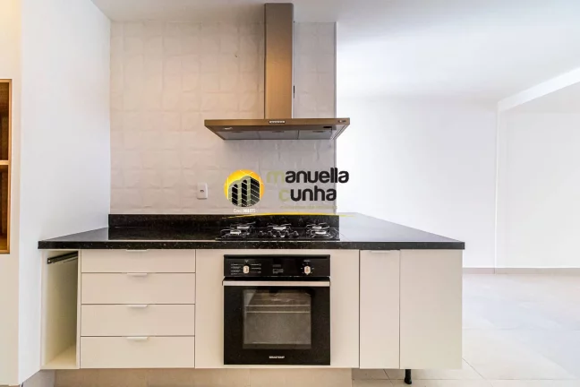 Imagem Excelente Apartamento Copacabana - Quadra da Praia / Varanda vista mar!