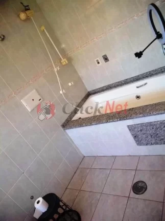 Imagem Sobrado 3 dorms c/ suite ,varanda , Quintal grande, Edícula, 2 vagas bairro Jardim Las Vegas em Santo André.
