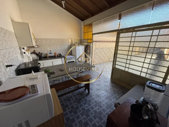 Imagem Casa Térrea 2 dormitórios com Edícula, Golfinho, Caraguatatuba.