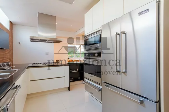 Imagem Lindo apartamento reformado na Rua Bela Cintra, pronto para morar!