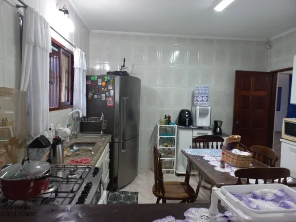 Imagem Casa 3 dormitórios e piscina, disponível para locação em Peruíbe.