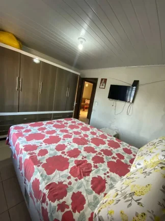 Imagem Casa com 4 dormitórios sendo 1 suíte e 4 vagas de garagem em Jarivatuba | Joinville/SC