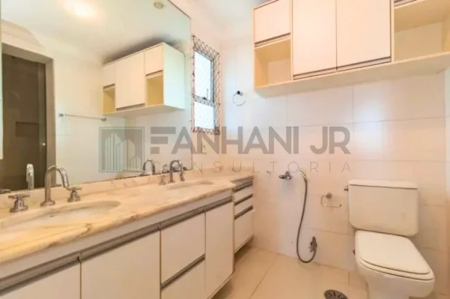 Imagem Apartamento em Moema: 3 quartos, 3 suítes, 2 salas, 4 banheiros, 4 vagas de garagem, 180m² de área. Venha conferir!
