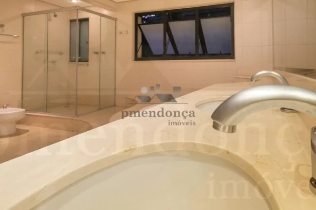 Imagem Incrível Apartamento com magnificos terraços!!! Apartamento de 390m² generosamente distribuídos,...