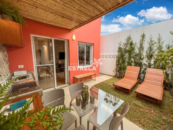 Imagem Casas de 02 Dorms com 02 vagas de garagem - Cotia/SP