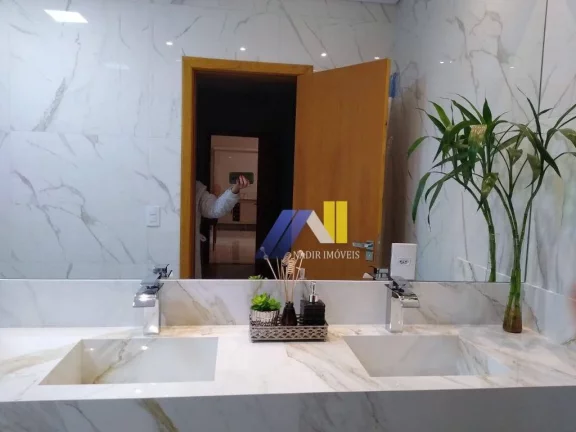 Imagem Casa com 4 Quartos à Venda, 400 m² em Gran Royalle - Pouso Alegre
