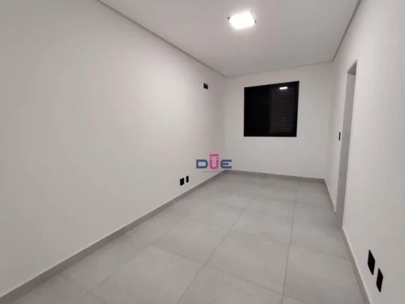 Imagem Casa com 4 suítes, 2 vagas paralelas, piscina com deck à venda, 290 m² por R$ 1.940.000 - Boqueirão - Santos/SP