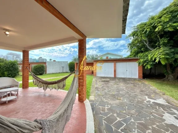 Imagem Casa perto do mar e do centrinho de Atlântida, com dois lotes