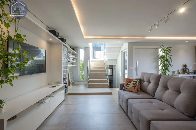 Imagem Casa Alto Padrão 4 dormitórios!