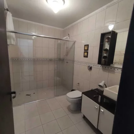Imagem Casa averbada com 3 dormitórios sendo 1 suíte e 2 vagas de garagem em Joinville