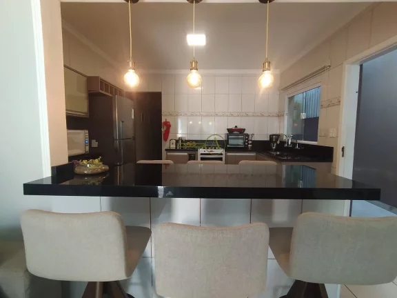 Imagem Casa á 700m da Praia, 2 dorms toda reformada à venda em Peruíbe