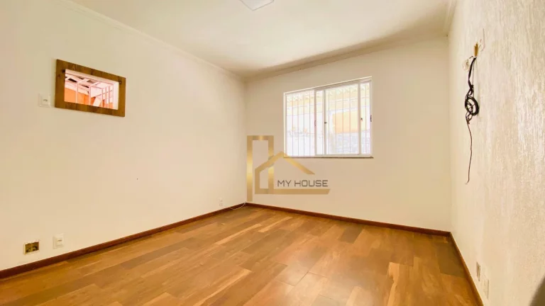 Imagem Casa com 3 quartos sendo 1 suíte no térreo à venda, 120 m² por R$ 670.000 - Granja Guarani - Teresópolis/Rio de Janeiro