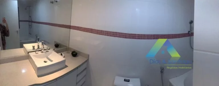 Imagem Apartamento com 4 Quartos e 5 banheiros à Venda, 228 m²
