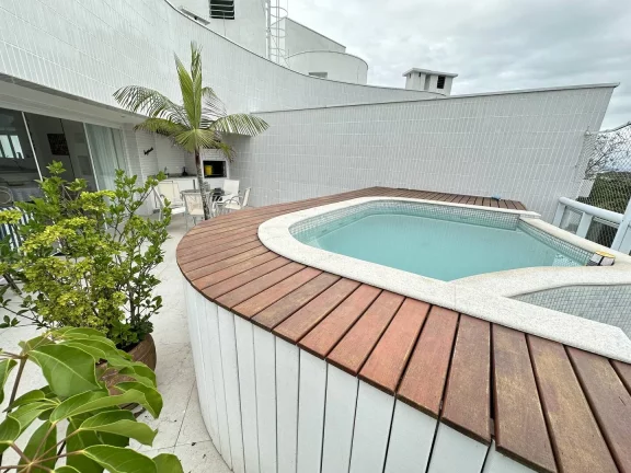 Imagem *Oportunidade Única: Cobertura Espetacular a Apenas 350 Metros da Praia*