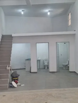 Imagem Galpão Comercial para Locação em Barueri-SP, Jardim Belval - 2 Banheiros, 240m² de Área!