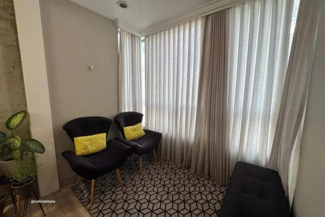 Imagem Este espaçoso apartamento oferece o conforto e a conveniência que você procura. Com um total de t...