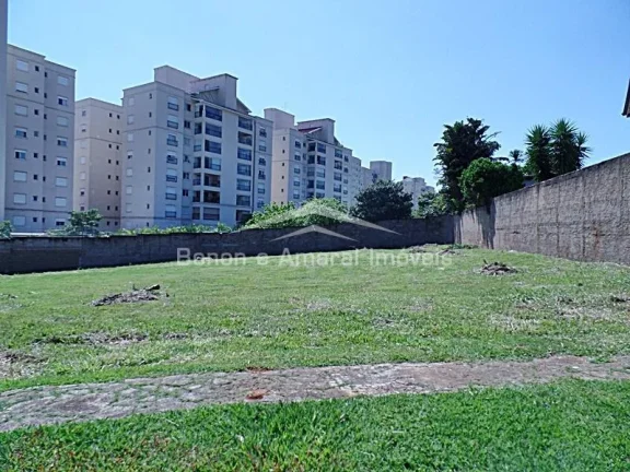Imagem Excelente terreno de 1600m2 (plano com pouco de declive para o lado esquerdo)- 

- Condomínio com s...