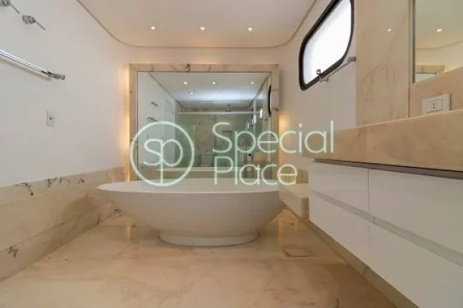 Imagem Lindo apartamento com 293m2 de área privativa, 4 dormitórios ( 2 suítes) e 3 vagas na garagem. Ap...