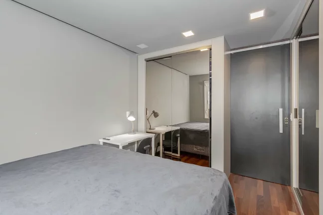 Imagem Apartamento à venda em Porto Alegre, Petrópolis, com 1 quarto, 80m²