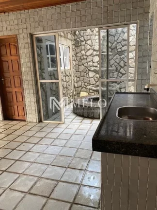 Imagem SÃO DUAS CASAS - 6qts., 2suites, 6vagas, 460m2 no Cordeiro - ACEITA FINANCIAMENTO BANCÁRIO