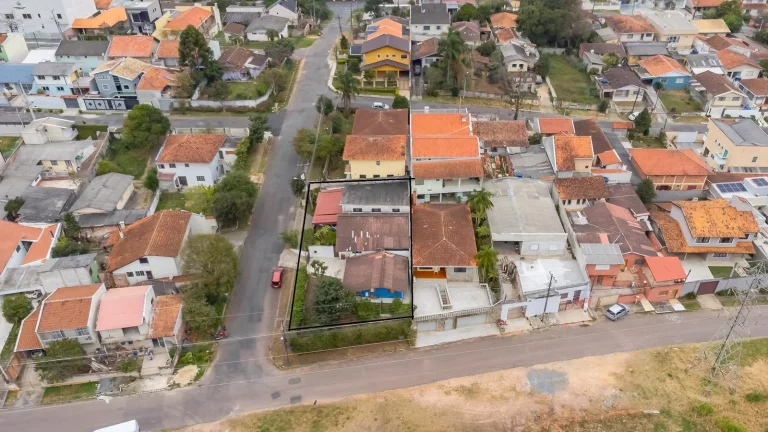 Imagem Terreno de esquina em Santa Felicidade