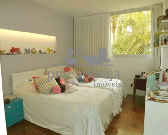 Imagem Apartamento com 141m² em localização privilegiada nas Perdizes.