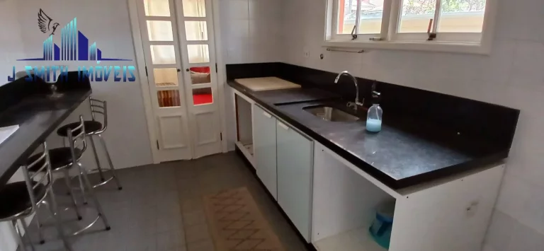 Imagem CASA AMPLA, 3 SUÍTES, QUINTAL GRANDE COM PAISAGISMO. COND. C/ LAZER