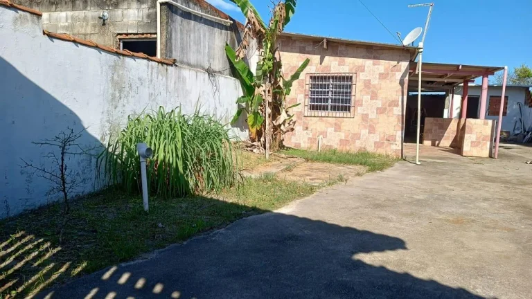 Imagem Casa para Venda em Itanhaém, Jardim das Palmeiras, 2 dormitórios, 2 banheiros, 6 vagas