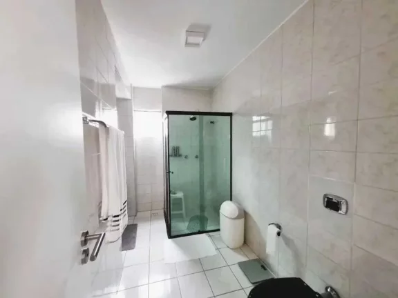 Imagem Apartamento mobiliado com 4 dormitórios sendo 1 suíte e 2 vagas de garagem em Balneário Camboriú