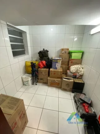 Imagem SANTO ANDRÉ Casa 200M², 3 dormitórios, varanda gourmet, 4 vagas de garagem, ótima localização e valor !!!
